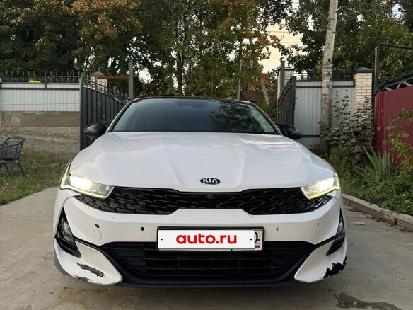 2021 Kia K5 III, белый, 1750000 рублей - вид 2