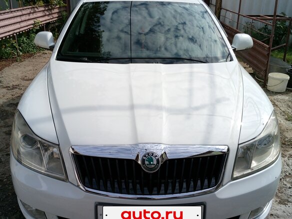 2011 Skoda Octavia II (A5) Рестайлинг, белый, 850000 рублей
