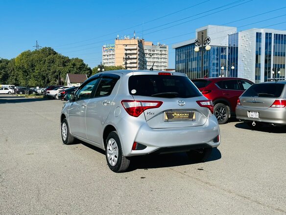2018 Toyota Vitz III (XP130) Рестайлинг 2, серый - вид 8