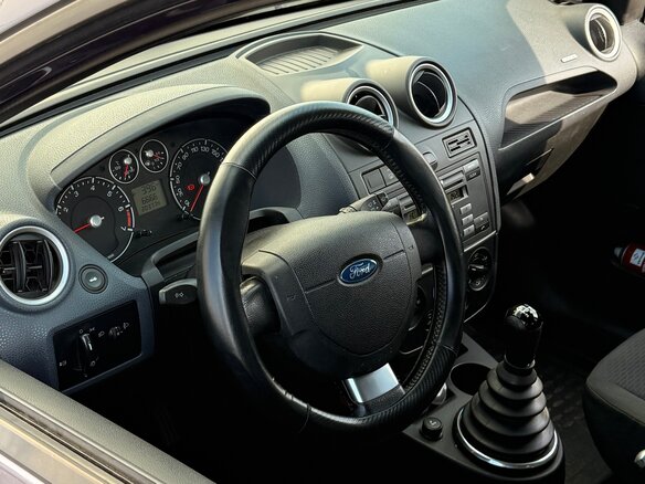 2006 Ford Fiesta Mk5, фиолетовый, 399000 рублей - вид 12