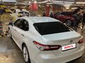 2019 Toyota Camry VIII (XV70), белый, 3000000 рублей - вид 5