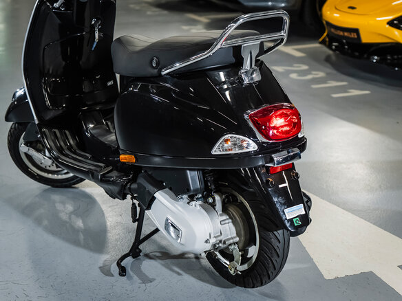 2025 Vespa LXV 125, чёрный, 500000 рублей - вид 18