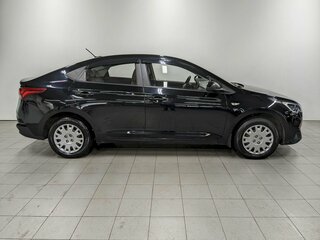 2021 Hyundai Solaris II Рестайлинг, чёрный, 1390000 рублей, вид 4