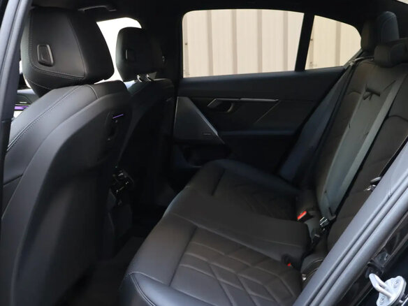 2026 BMW 5 серии 520i VIII (G60/G61/G68), чёрный, 7115000 рублей - вид 8