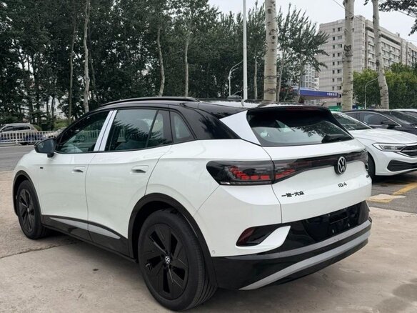 2025 Volkswagen ID.4 Crozz, белый, 4500000 рублей