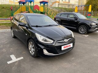 2013 Hyundai Solaris I, чёрный, 560000 рублей, вид 3
