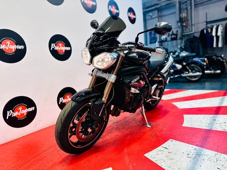 2011 Triumph Speed Triple, чёрный, 550000 рублей, вид 4