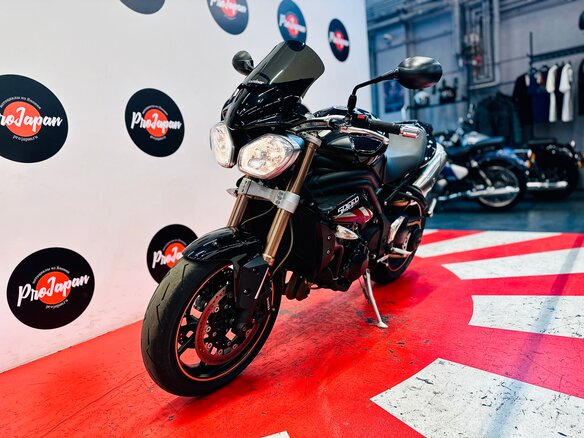 2011 Triumph Speed Triple, чёрный, 550000 рублей - вид 3