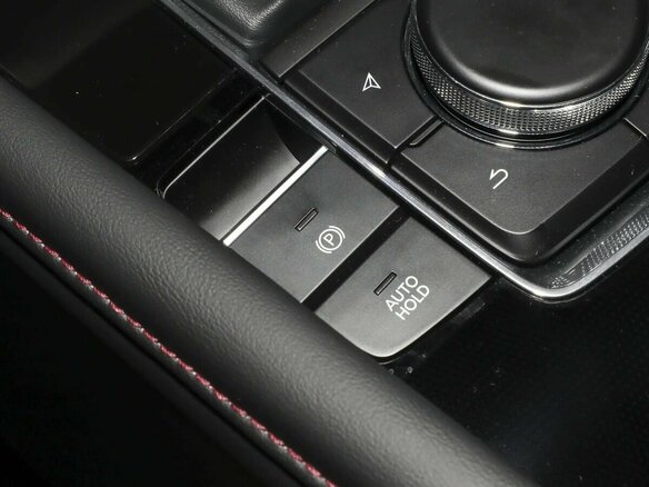 2025 Mazda 3 Axela IV (BP), красный, 3600000 рублей - вид 17