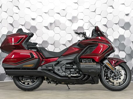 2025 Honda GL 1800 Gold Wing, красный, 3589000 рублей, вид 3