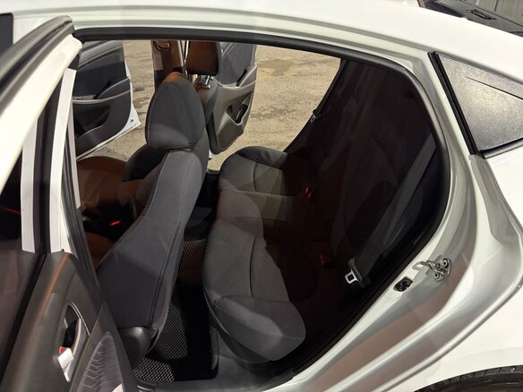 2016 Hyundai Solaris I Рестайлинг, белый, 990000 рублей - вид 13