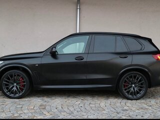 2022 BMW X5 40i IV (G05/G18), чёрный, 8000000 рублей, вид 2