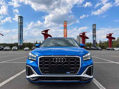 2022 Audi Q2 L 35 TFSI I Рестайлинг, синий, 1900000 рублей, вид 2
