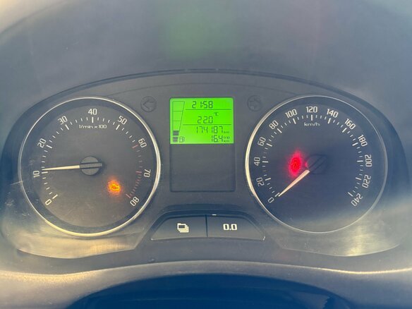 2010 Skoda Fabia II Рестайлинг, голубой, 585000 рублей - вид 10