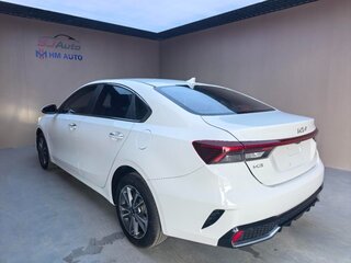 2022 Kia K3 II (China Market) Рестайлинг, белый, 1300000 рублей, вид 5