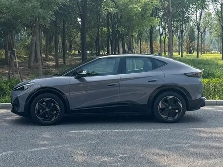 2025 Volkswagen ID.Unyx, серый, 3970000 рублей, вид 5