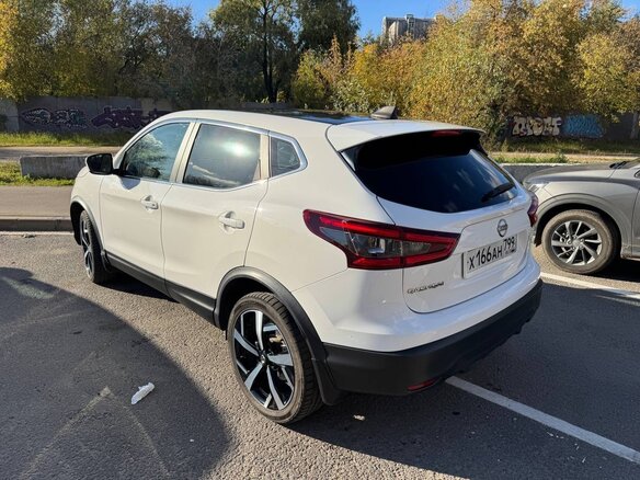 2017 Nissan Qashqai II, белый - вид 2