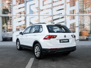 2020 Volkswagen Tiguan II Рестайлинг, белый, 2698000 рублей, вид 2