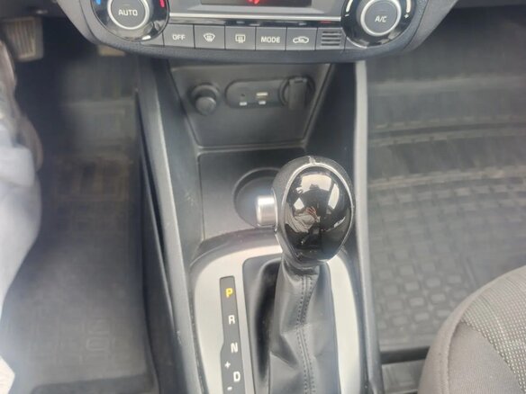 2017 Kia Rio III Рестайлинг, коричневый, 1200000 рублей - вид 10