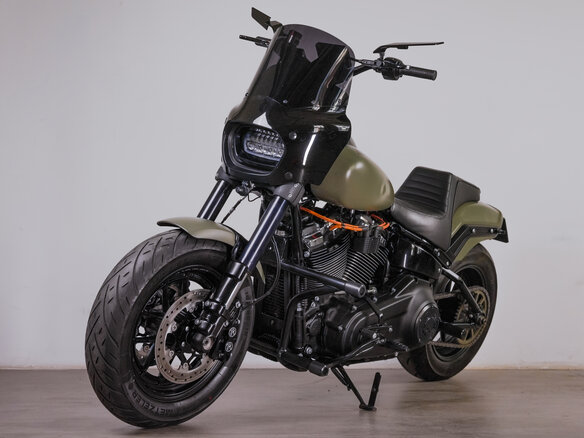 2021 Harley-Davidson Fat Bob, зелёный - вид 1