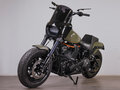 2021 Harley-Davidson Fat Bob, зелёный - вид 1
