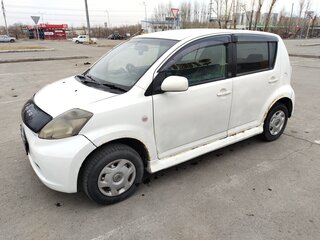 2004 Toyota Passo I (C10), белый, 220000 рублей, вид 4