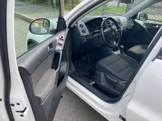 2013 Volkswagen Tiguan I Рестайлинг, белый, 870000 рублей, вид 4