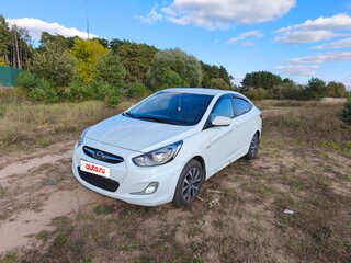2012 Hyundai Solaris I, белый, 750000 рублей, вид 1