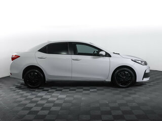 2017 Toyota Corolla XI (E160, E170, E180) Рестайлинг 1, белый, 1043000 рублей, вид 4