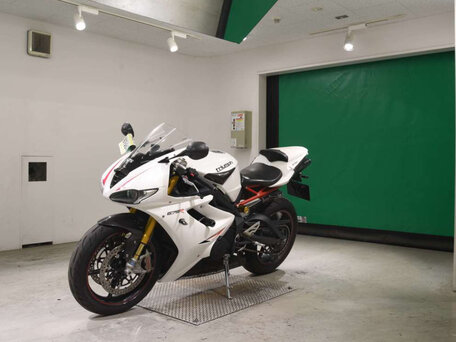 2013 Triumph Daytona 675, белый, 445000 рублей, вид 1