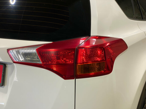 2015 Toyota RAV4 IV (XA40), белый - вид 7