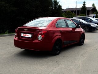 2012 Chevrolet Aveo II, красный, 730000 рублей, вид 3