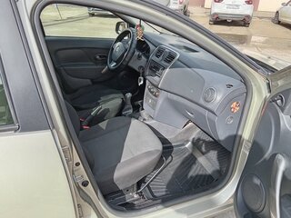 2015 Renault Sandero II, бежевый, 500000 рублей, вид 4