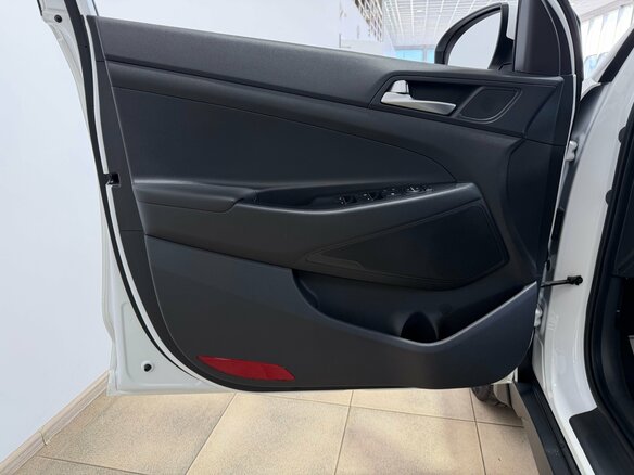 2020 Hyundai Tucson III Рестайлинг, белый, 2700000 рублей - вид 21