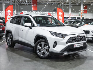 2021 Toyota RAV4 V (XA50), белый, 3449700 рублей, вид 4