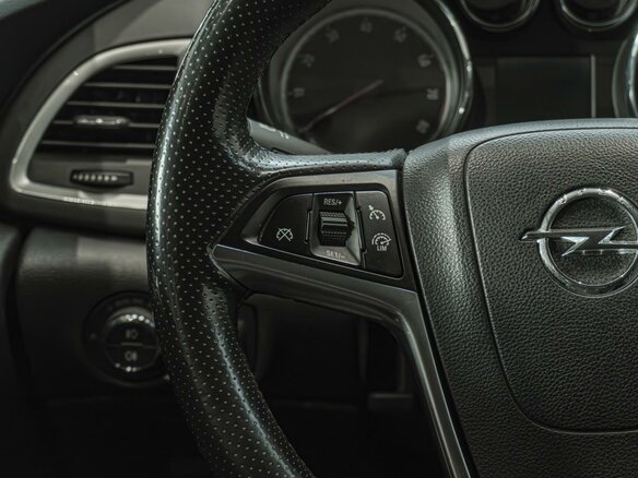 2013 Opel Astra GTC J Рестайлинг, красный - вид 17