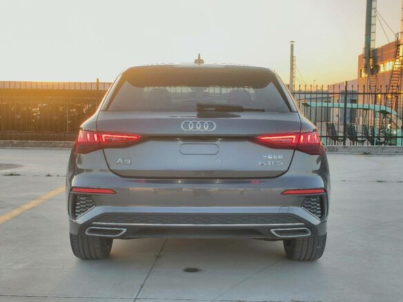 2023 Audi A3 Sportback 35 TFSI IV (8Y), серый, 2350000 рублей - вид 3