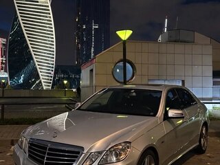 2010 Mercedes-Benz E-Класс 200 5G-Tronic IV (W212, S212, C207), серебристый, 1999999 рублей, вид 1