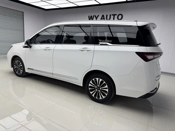 2022 Wuling Jiachen, белый, 1100000 рублей - вид 1