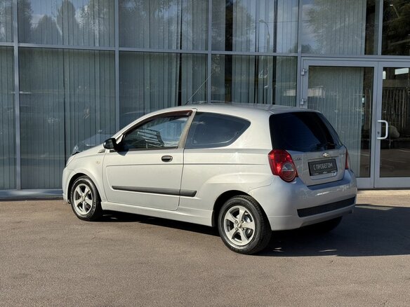 2009 Chevrolet Aveo I Рестайлинг, серебристый, 350000 рублей - вид 6