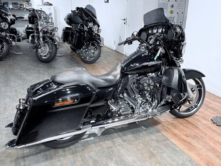 2014 Harley-Davidson Street Glide, чёрный, 1499000 рублей, вид 4