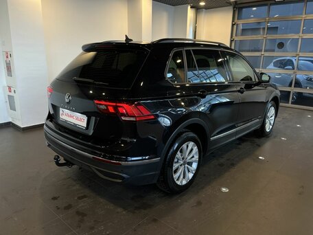 2021 Volkswagen Tiguan II Рестайлинг, чёрный, 2250000 рублей, вид 3