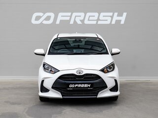 2021 Toyota Yaris IV, белый, 1198000 рублей, вид 3