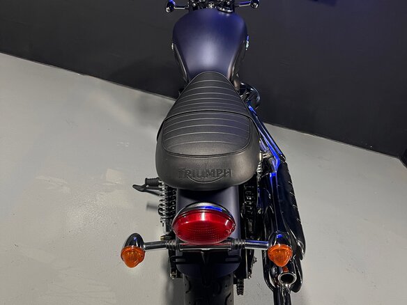 2014 Triumph Scrambler, фиолетовый, 650000 рублей - вид 10