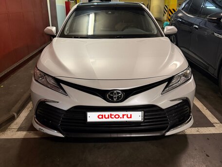 2022 Toyota Camry US Market VIII (XV70) Рестайлинг, белый, вид 4