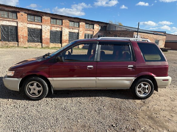1992 Mitsubishi Chariot II, красный, 350000 рублей - вид 2