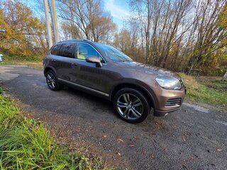 2013 Volkswagen Touareg II, коричневый, 2700000 рублей, вид 3