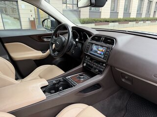 2017 Jaguar F-Pace I, серебристый, 2349000 рублей, вид 5