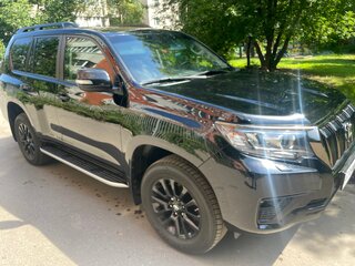 2021 Toyota Land Cruiser Prado 150 Series Рестайлинг 3, чёрный, 7200000 рублей, вид 2