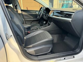 2022 Volkswagen Lavida III, белый, 1350000 рублей, вид 5